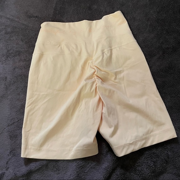 Whitney gymshark shorts - Picture 2 of 3